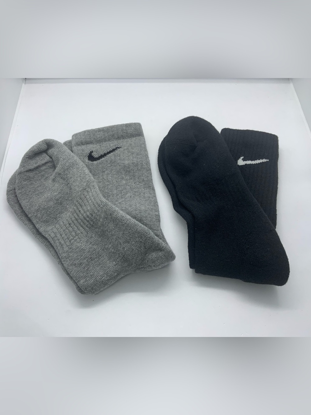 Nike Men’s Crew Socks in Gray and Black - 2 Pack
